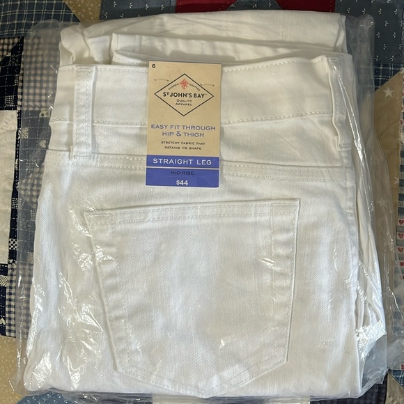 NWT White Jeans - Picture 1 of 1